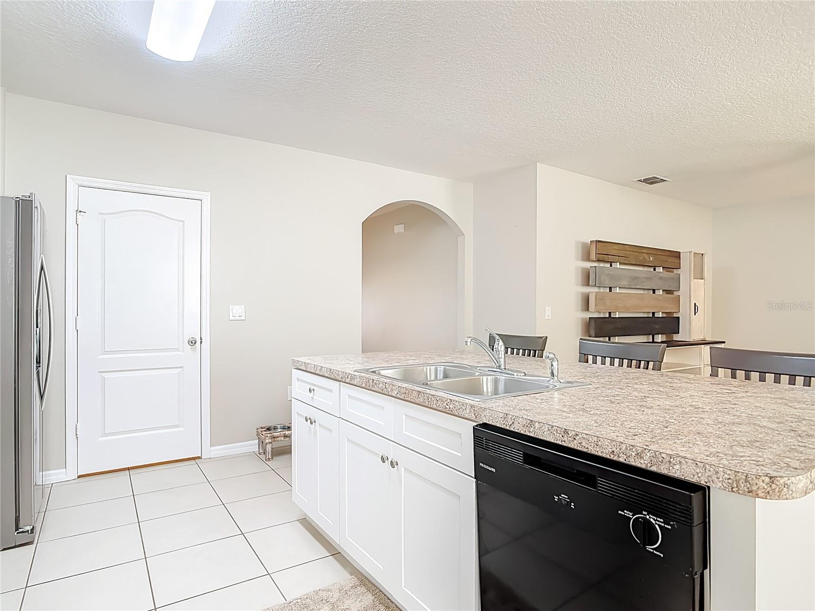 Image 17 of 37 For 1724 Savannah Lane