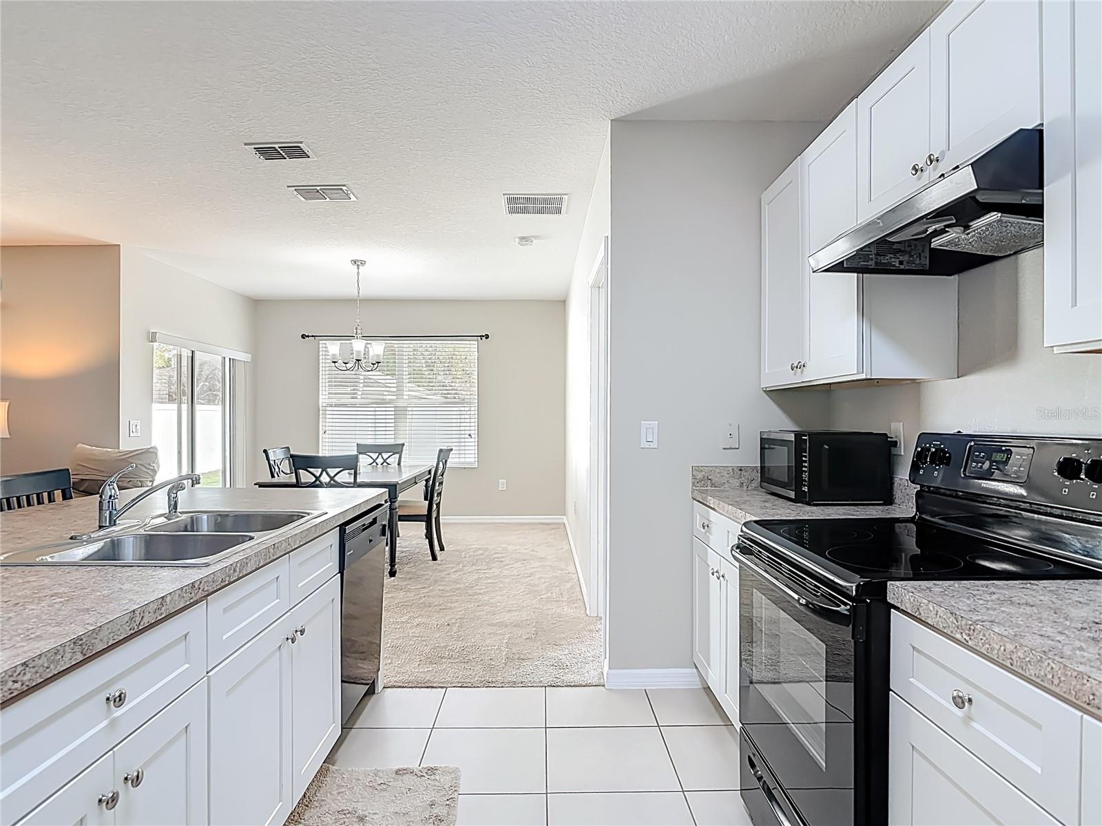 Image 19 of 37 For 1724 Savannah Lane