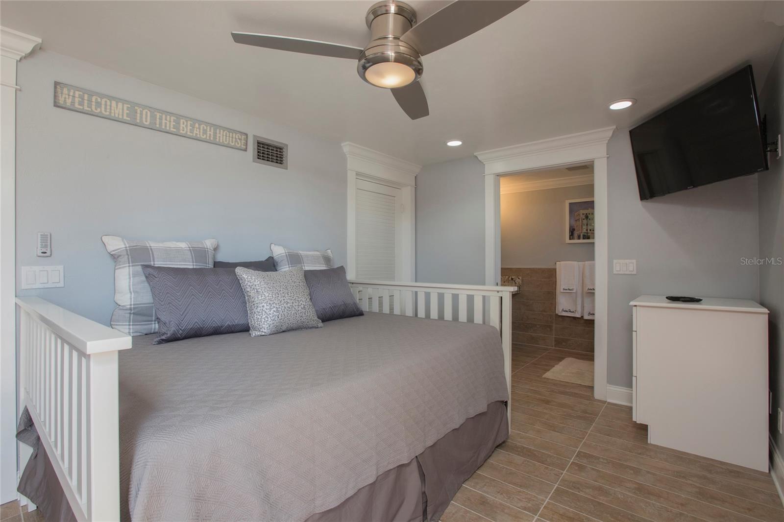 Image 13 of 34 For 472 Causeway