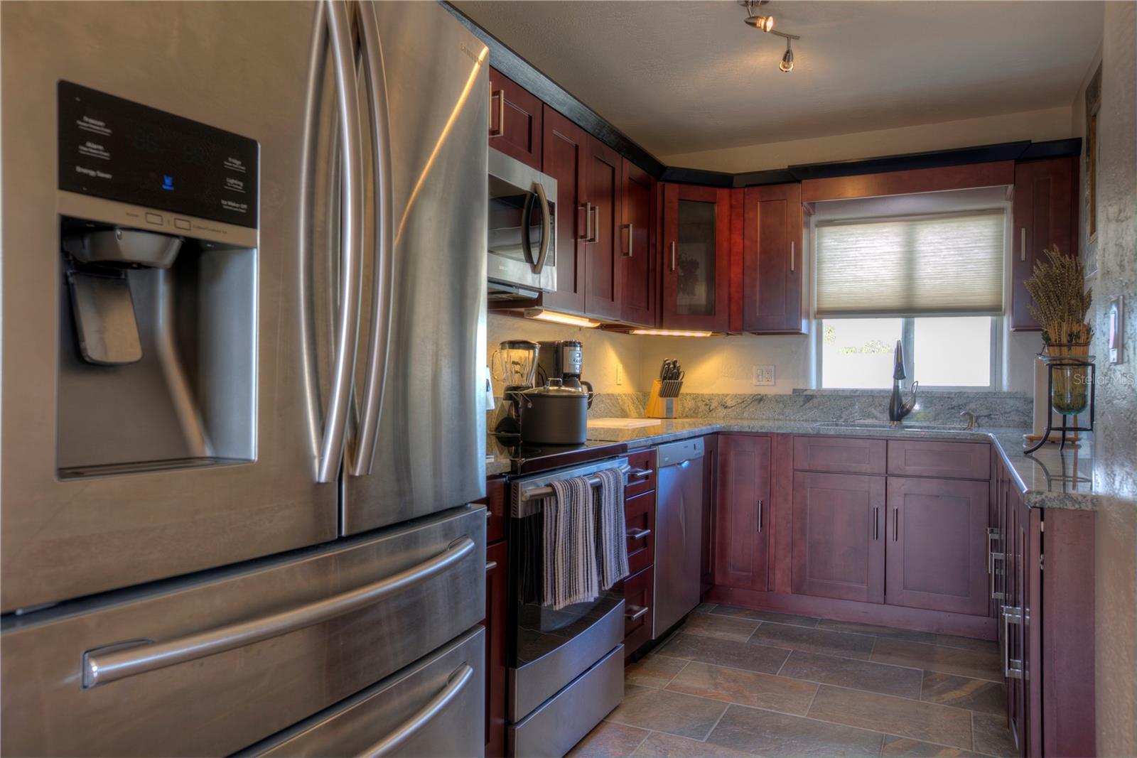 Image 21 of 34 For 472 Causeway