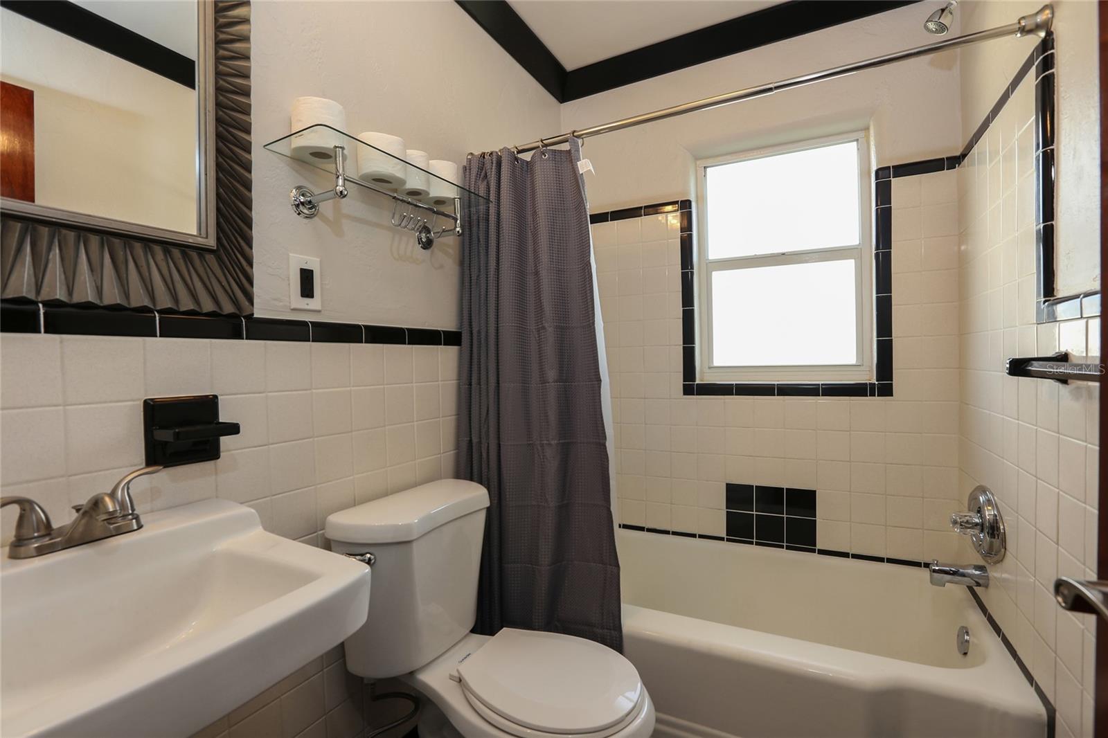 Image 27 of 34 For 472 Causeway