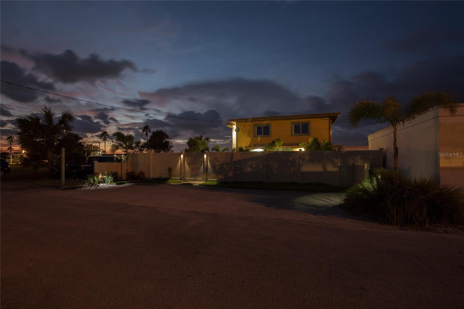 Image 29 of 34 For 472 Causeway