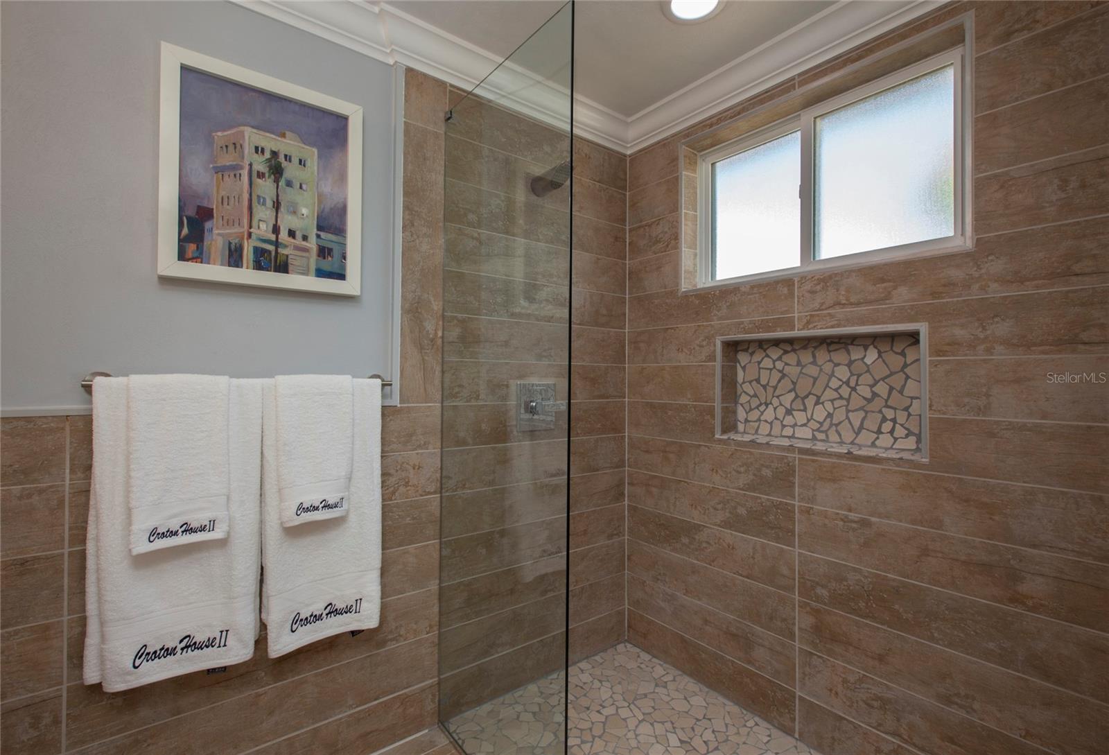 Image 7 of 34 For 472 Causeway