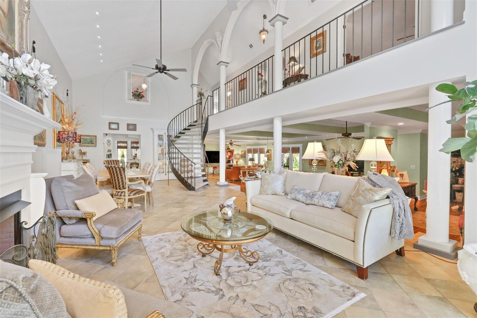 Image 11 of 73 For 111 Esther Street