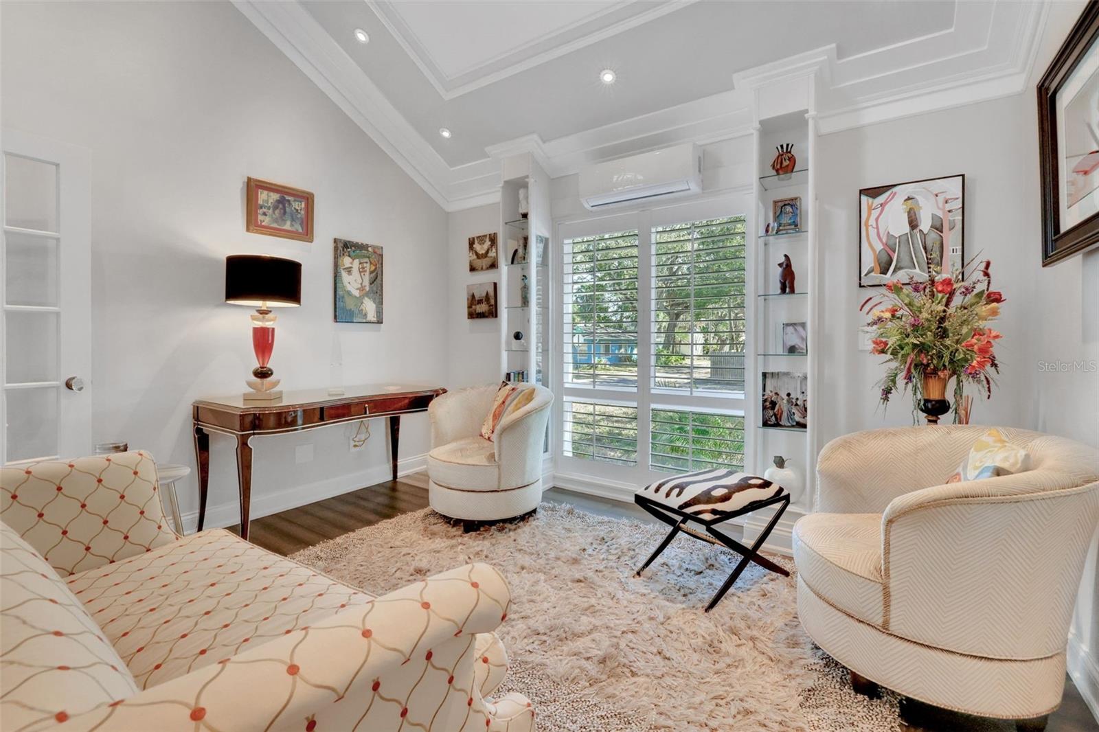 Image 14 of 73 For 111 Esther Street