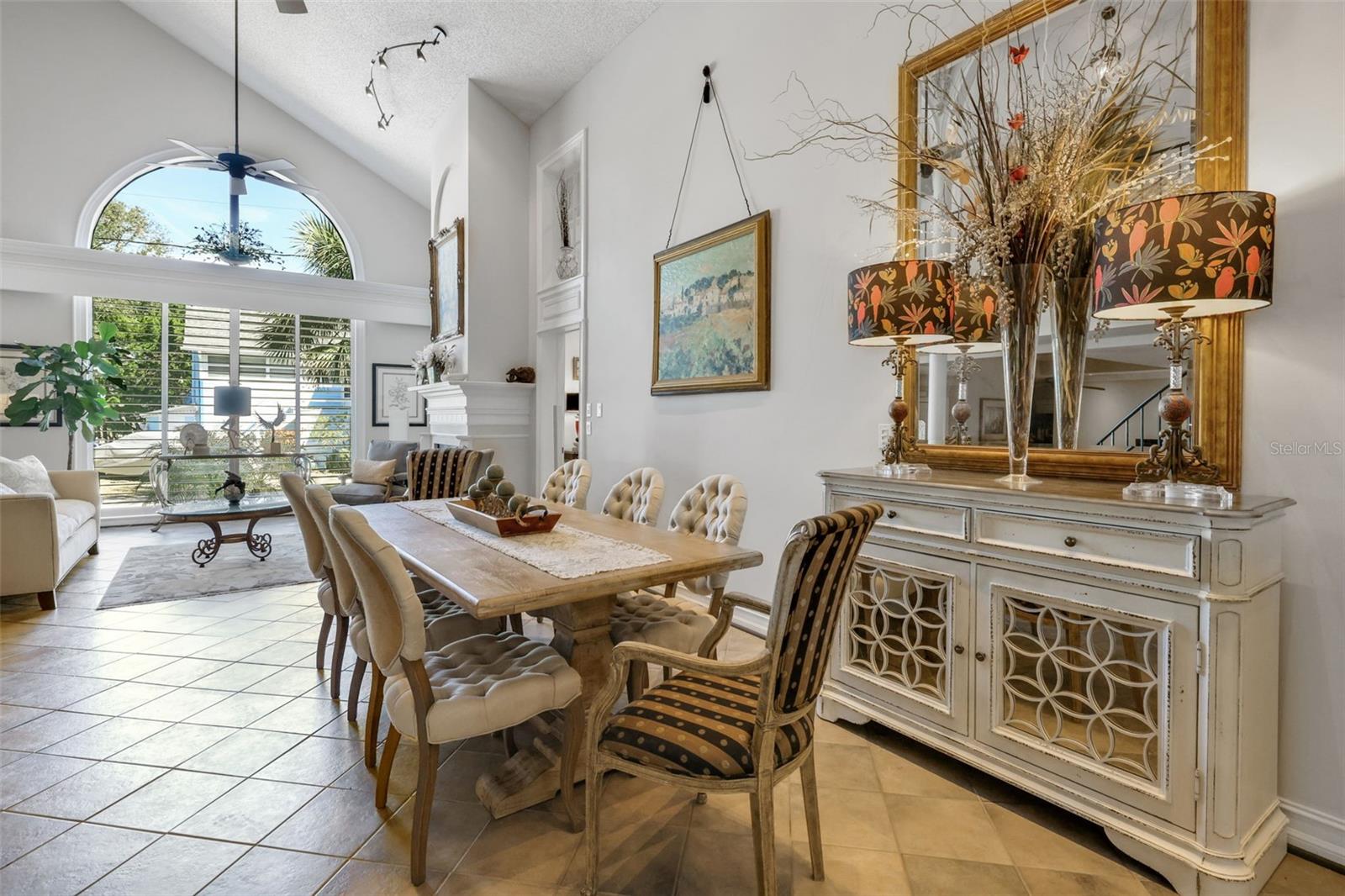 Image 19 of 73 For 111 Esther Street