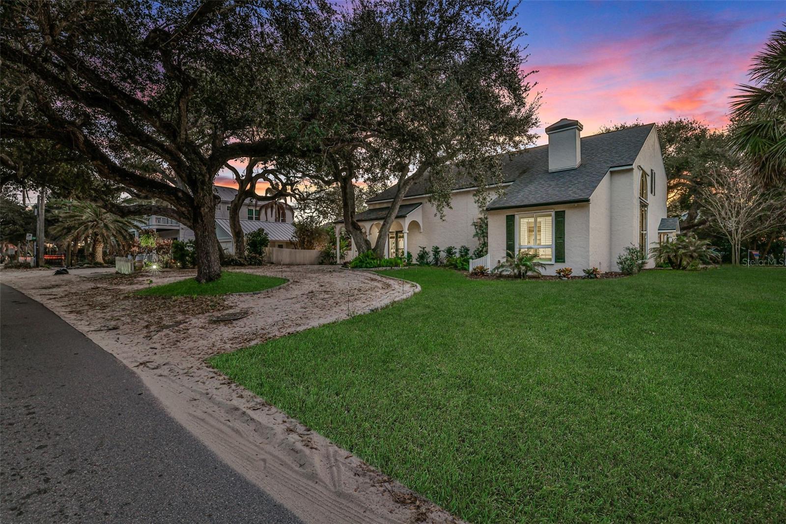 Image 2 of 73 For 111 Esther Street