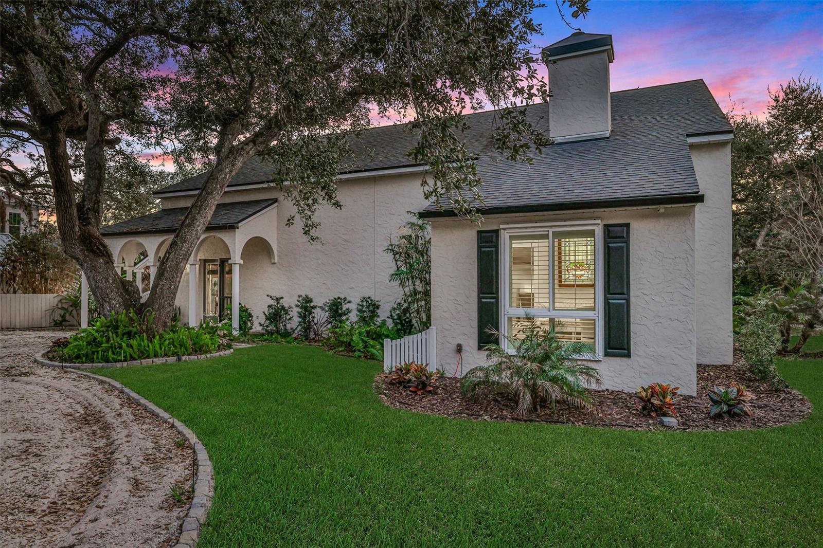 Image 3 of 73 For 111 Esther Street