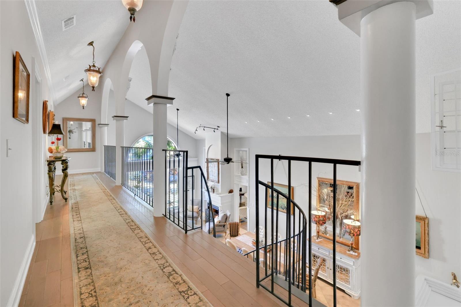 Image 32 of 73 For 111 Esther Street