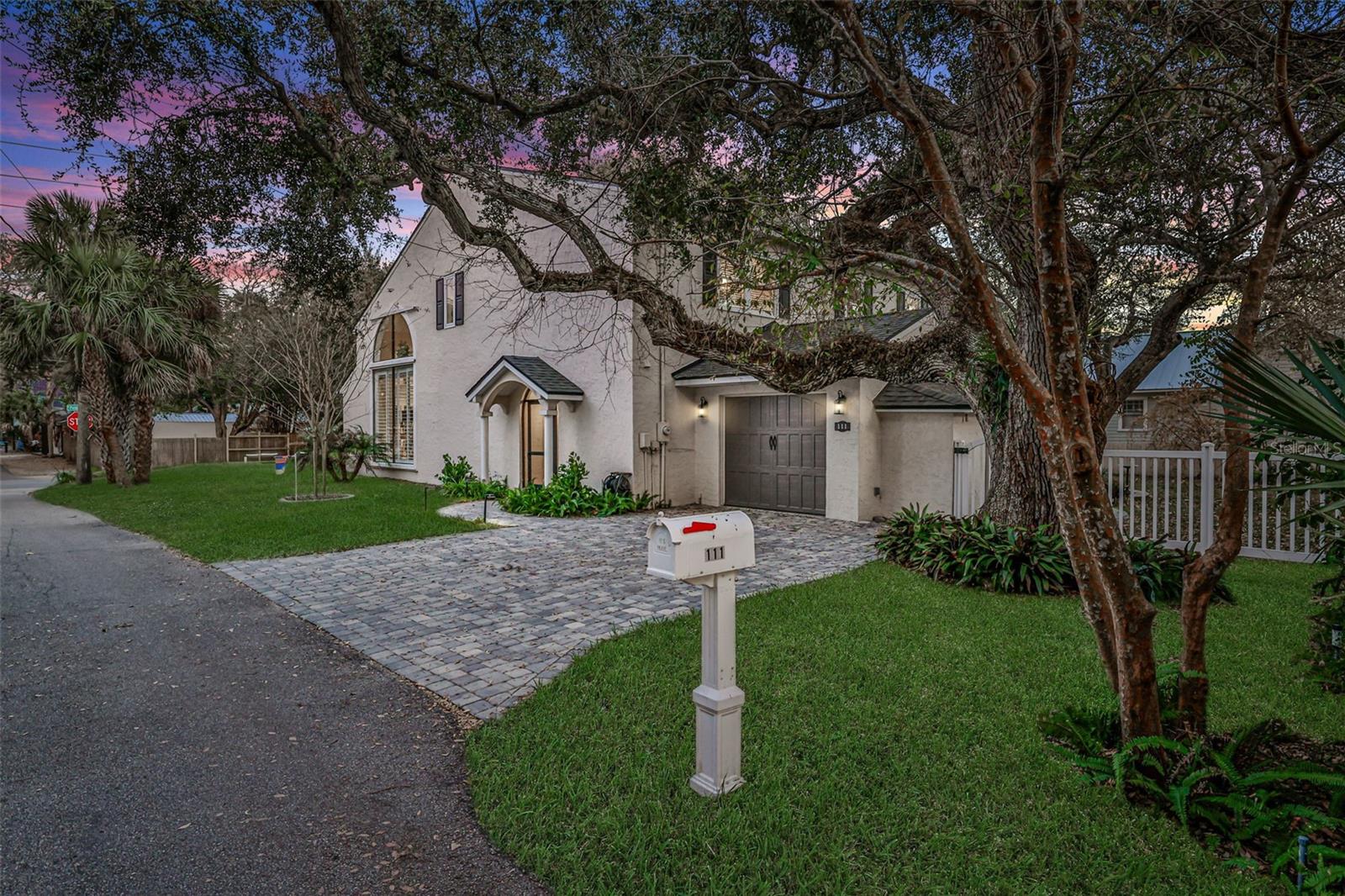 Image 4 of 73 For 111 Esther Street