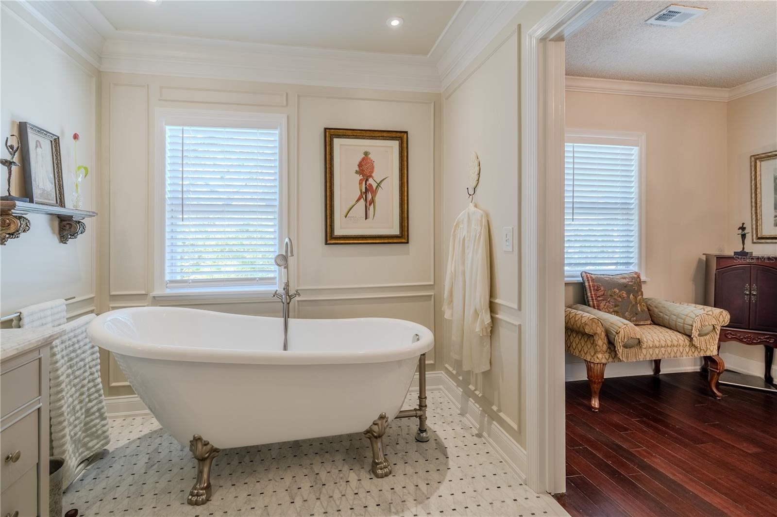 Image 40 of 73 For 111 Esther Street