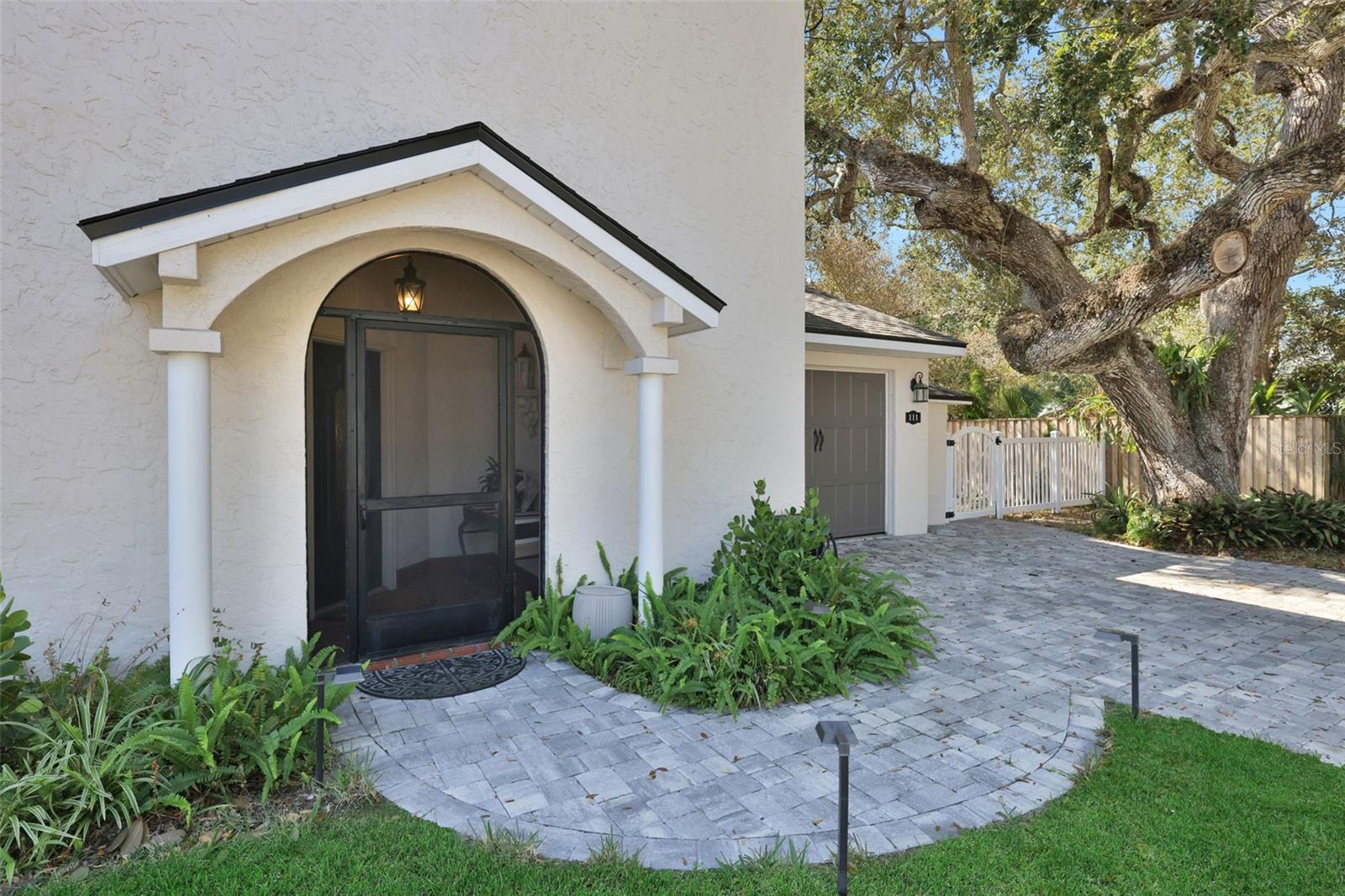 Image 9 of 73 For 111 Esther Street