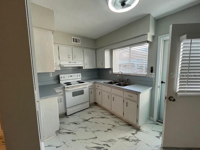 Image 3 of 22 For 335 Causeway F01