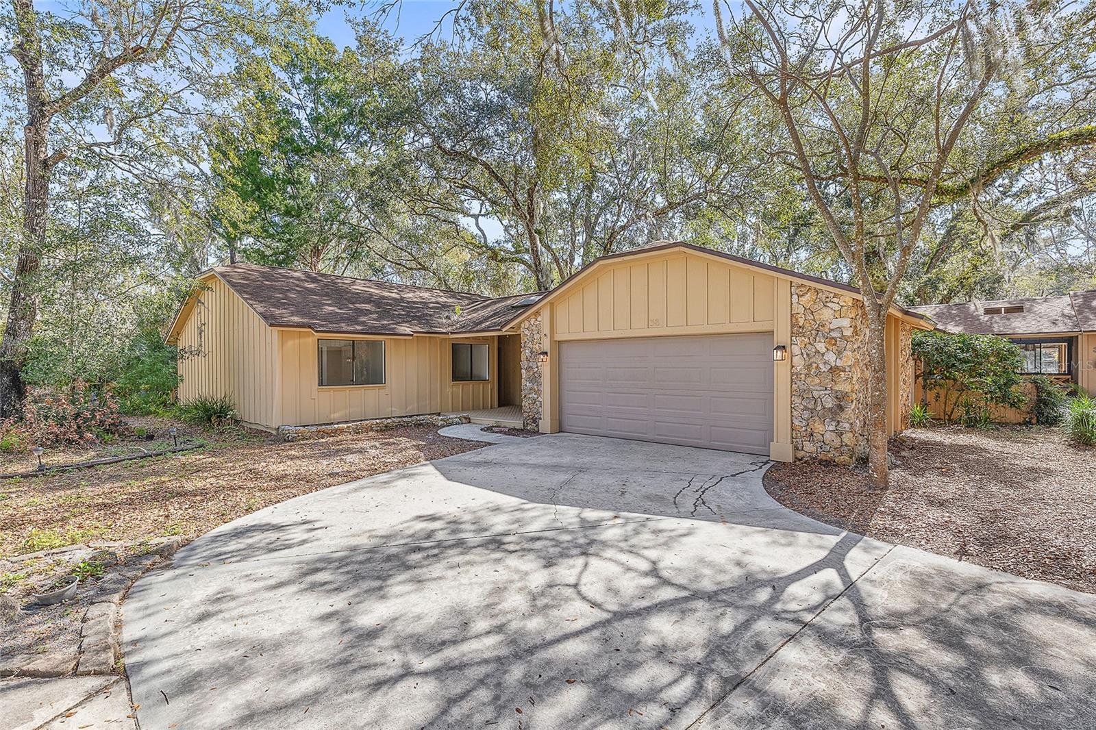 Image 3 of 37 For 38 Snaresbrook Court