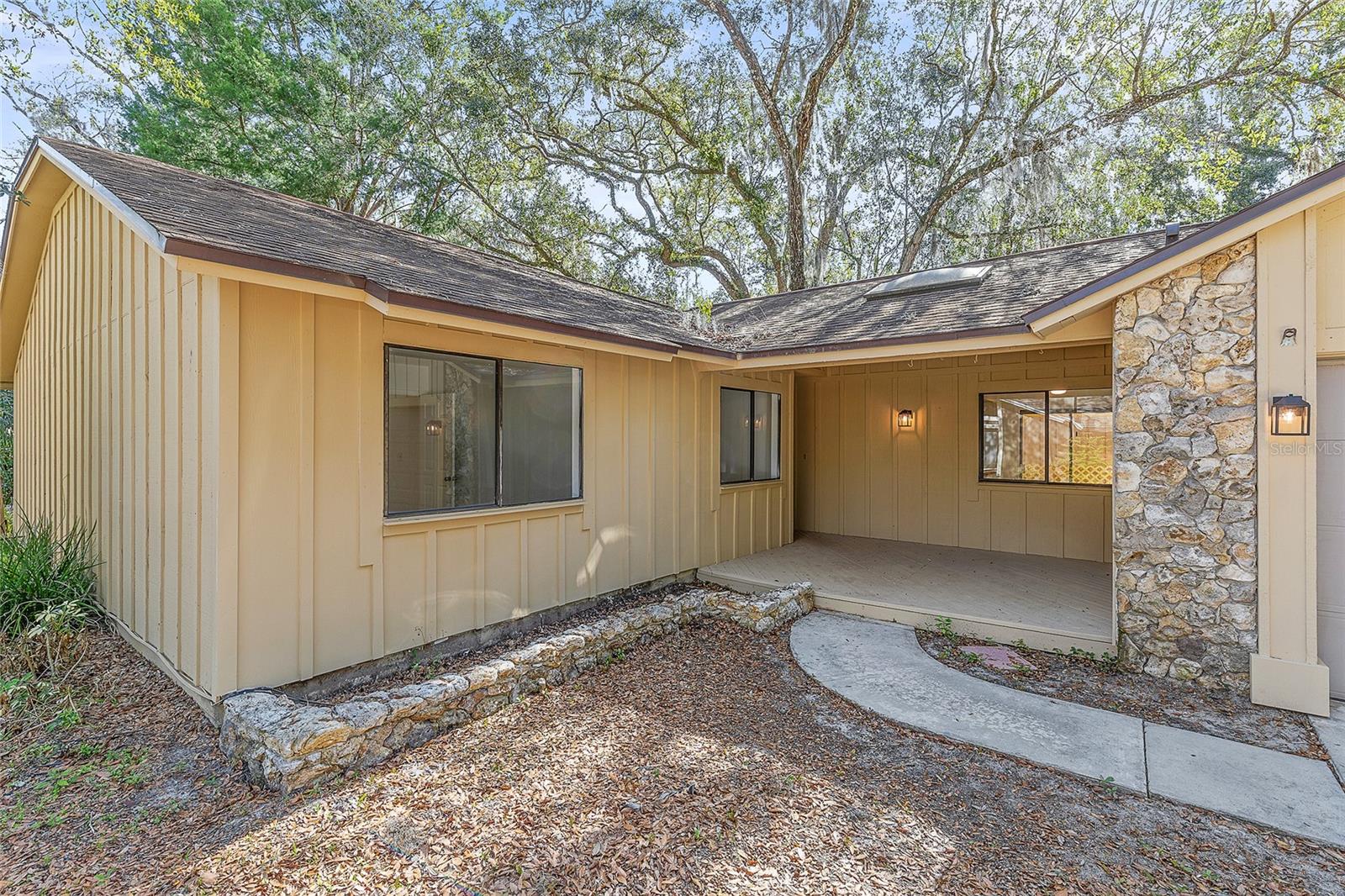 Image 4 of 37 For 38 Snaresbrook Court