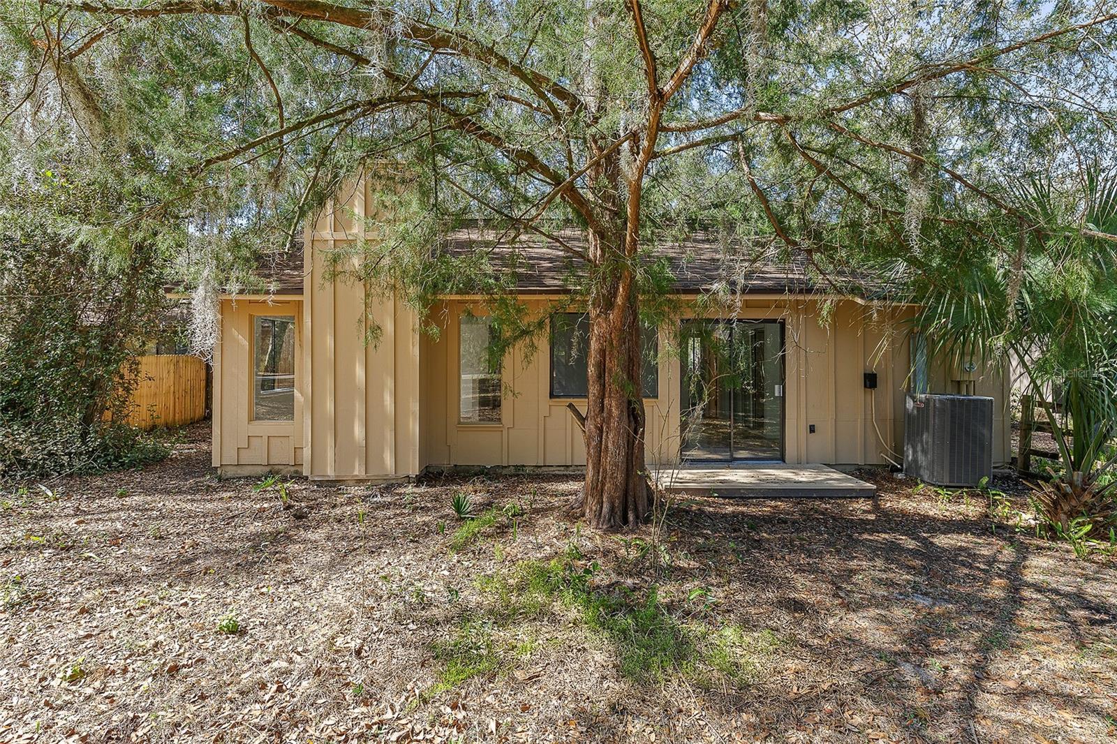 Image 5 of 37 For 38 Snaresbrook Court