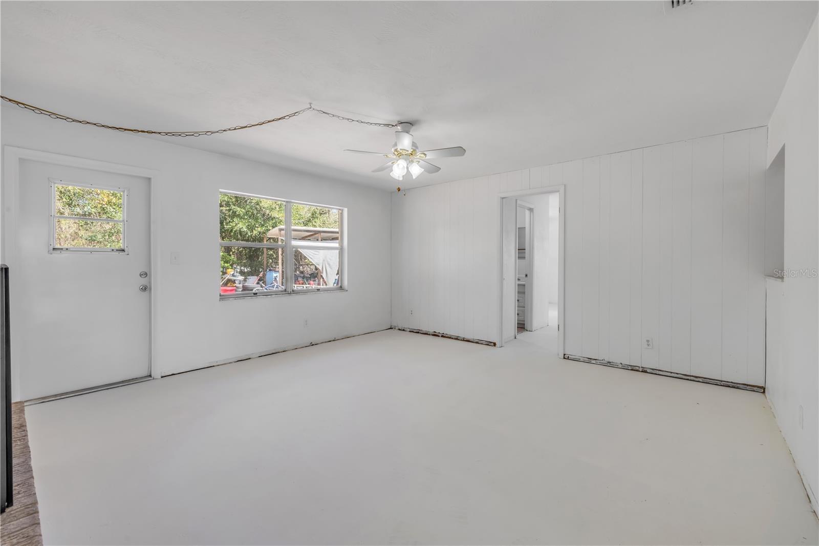 Image 13 of 31 For 546 Cambridge Circle