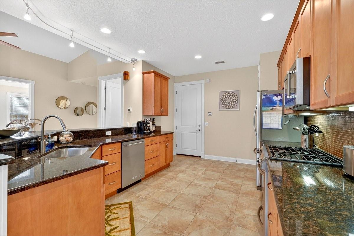 Image 26 of 49 For 307 Jessamine Avenue