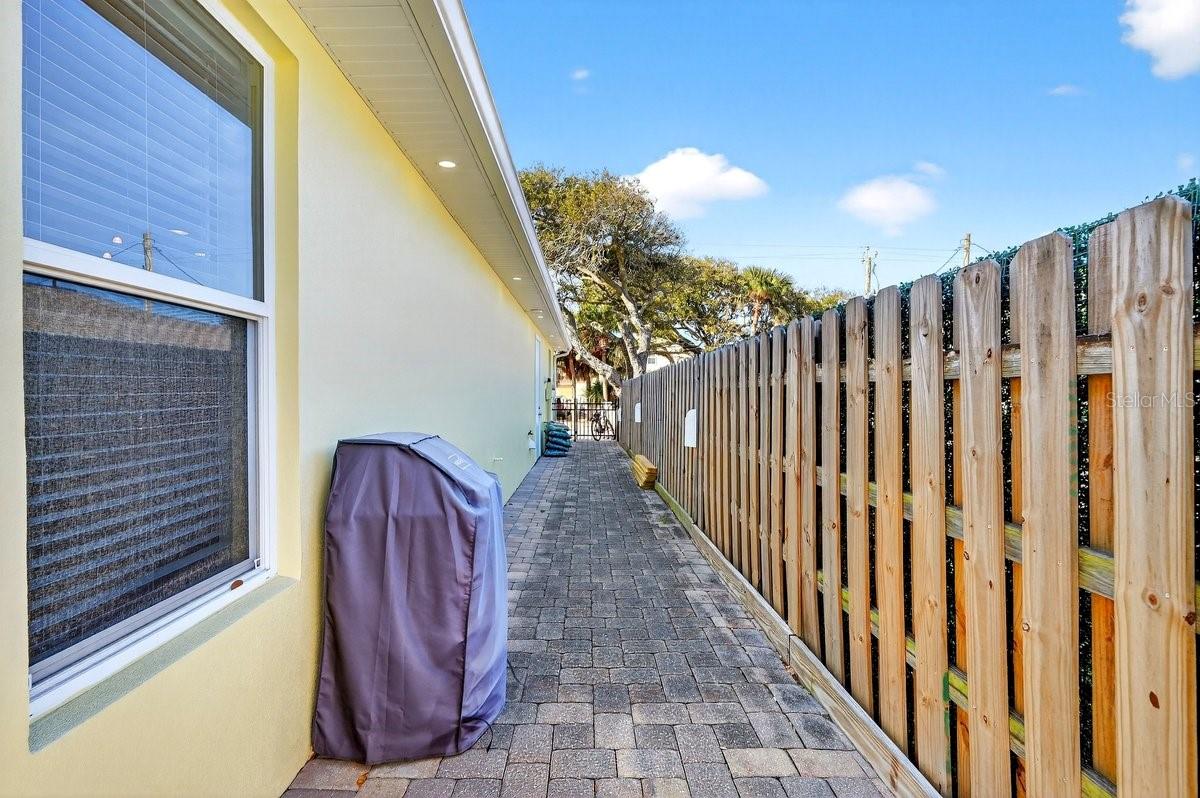 Image 4 of 49 For 307 Jessamine Avenue