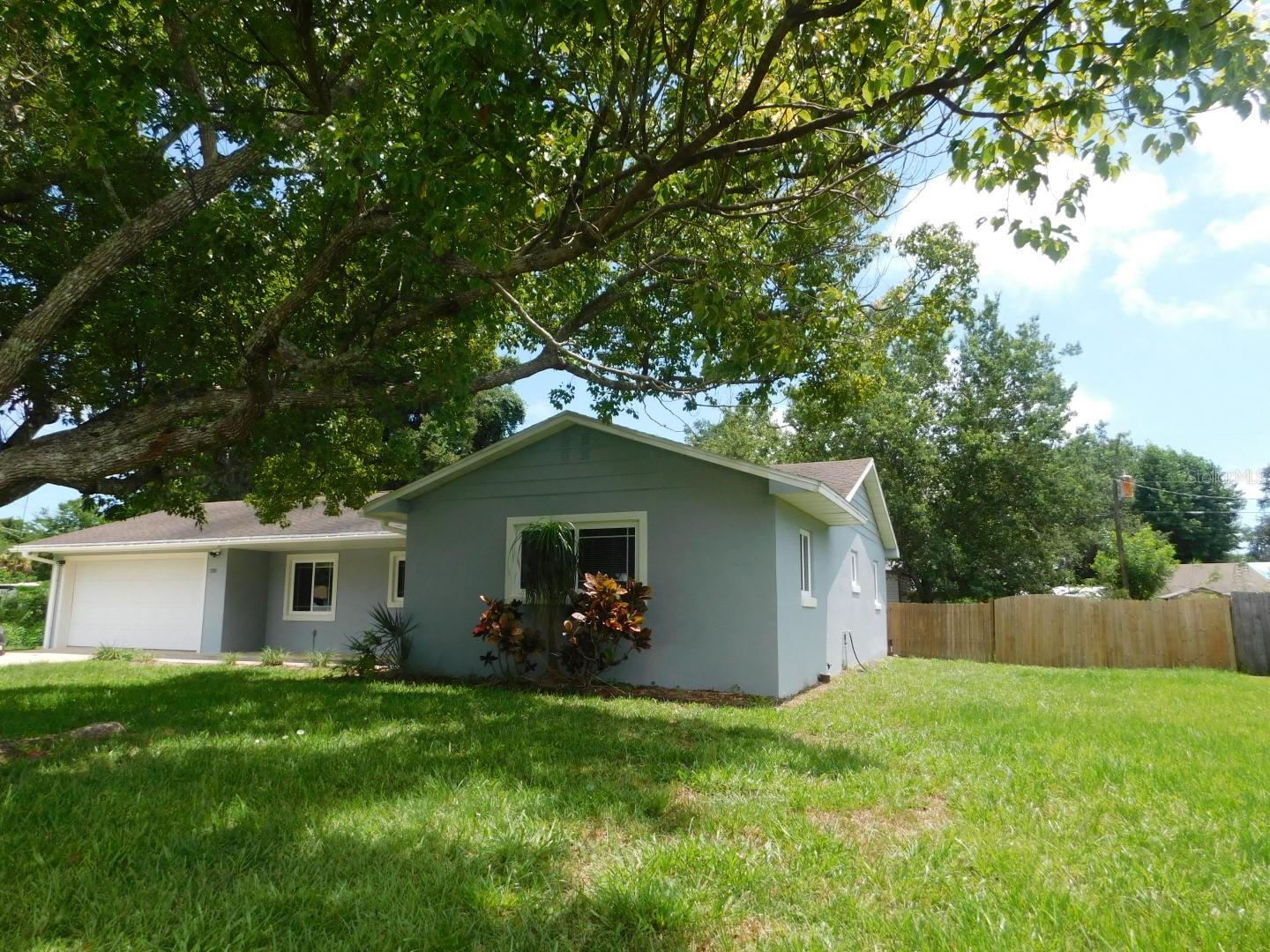 Image 11 of 37 For 1709 Umbrella Tree Drive