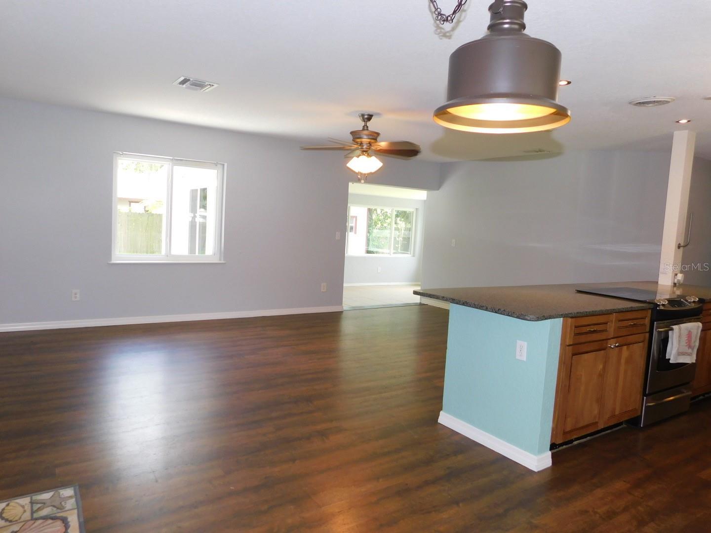 Image 4 of 37 For 1709 Umbrella Tree Drive