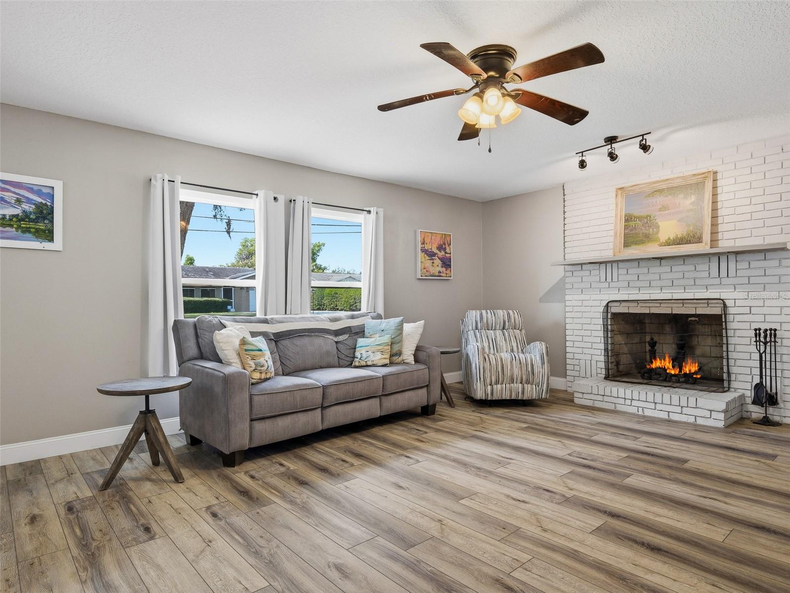 Image 11 of 40 For 975 Boston Avenue