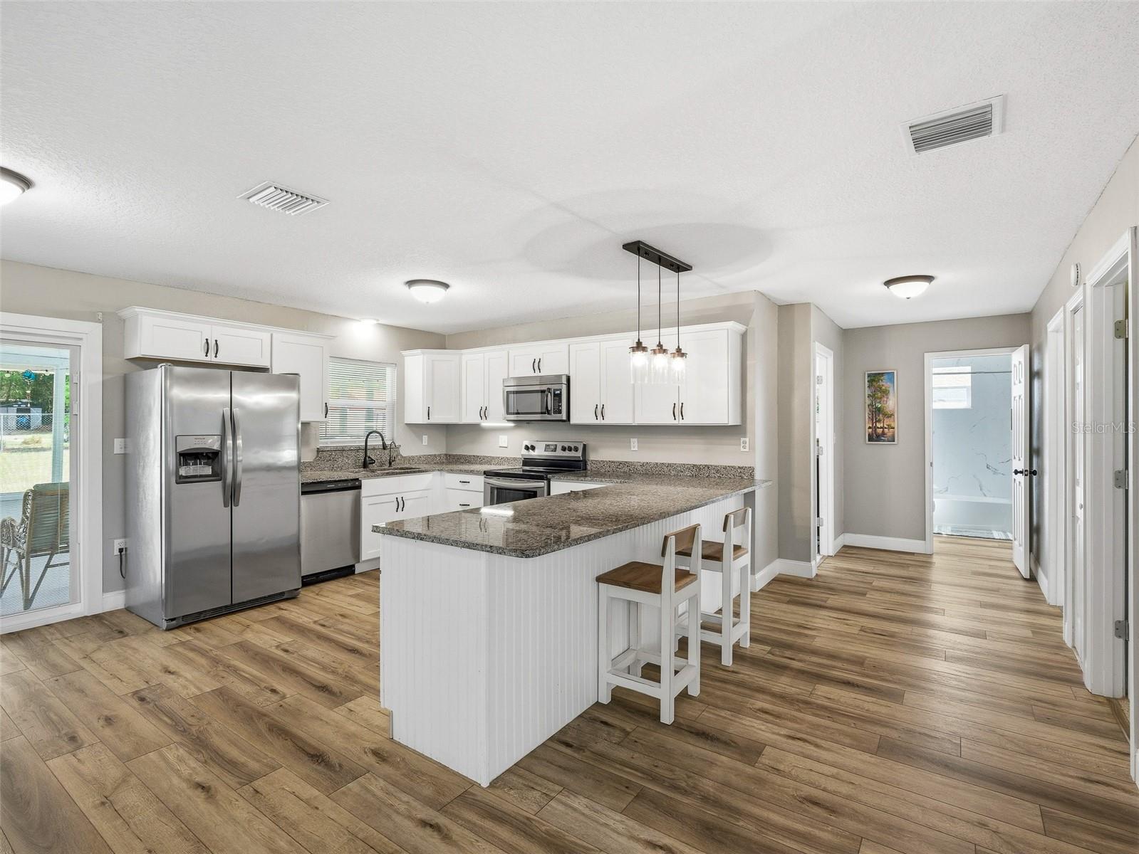 Image 17 of 40 For 975 Boston Avenue