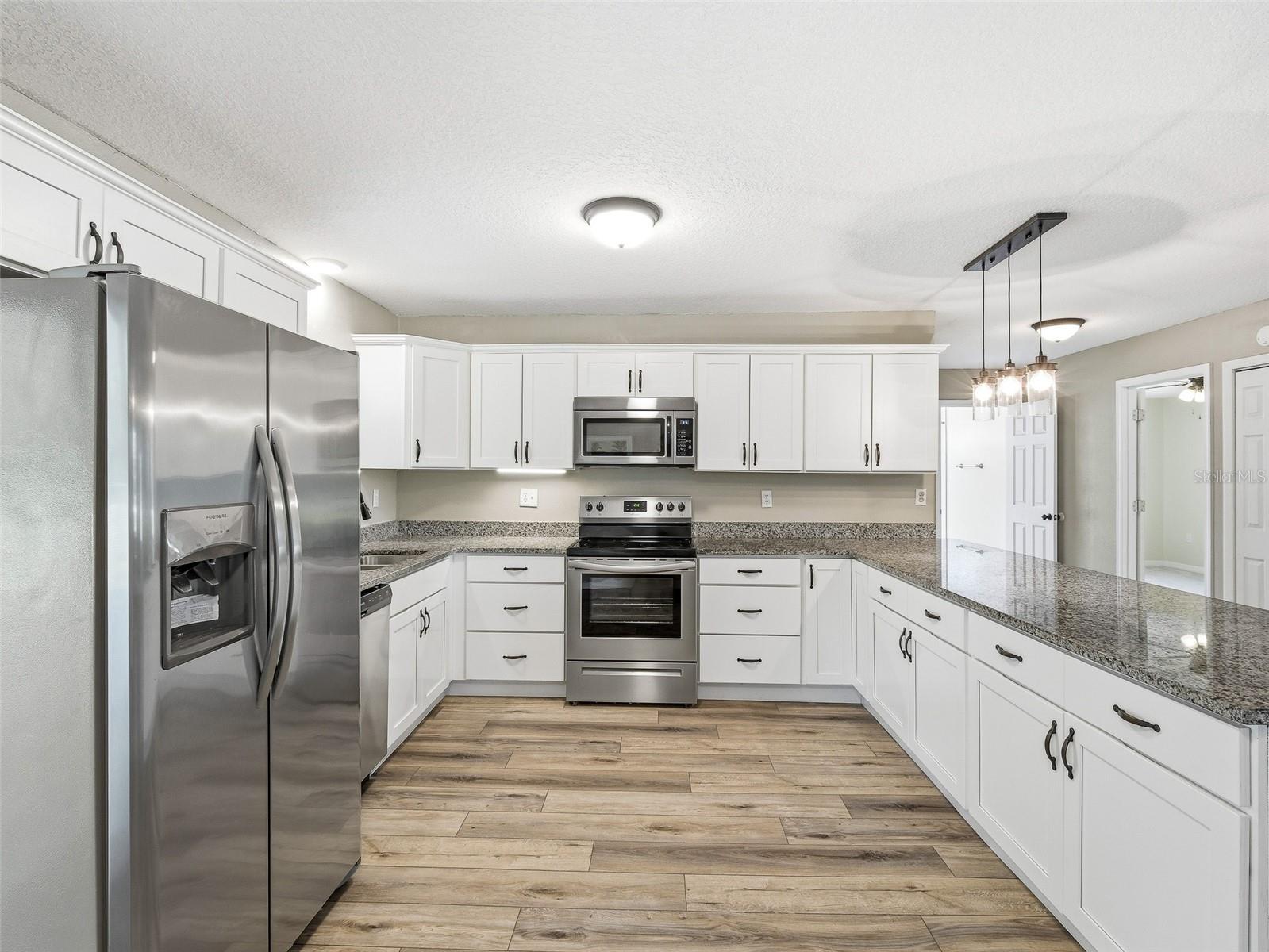 Image 18 of 40 For 975 Boston Avenue