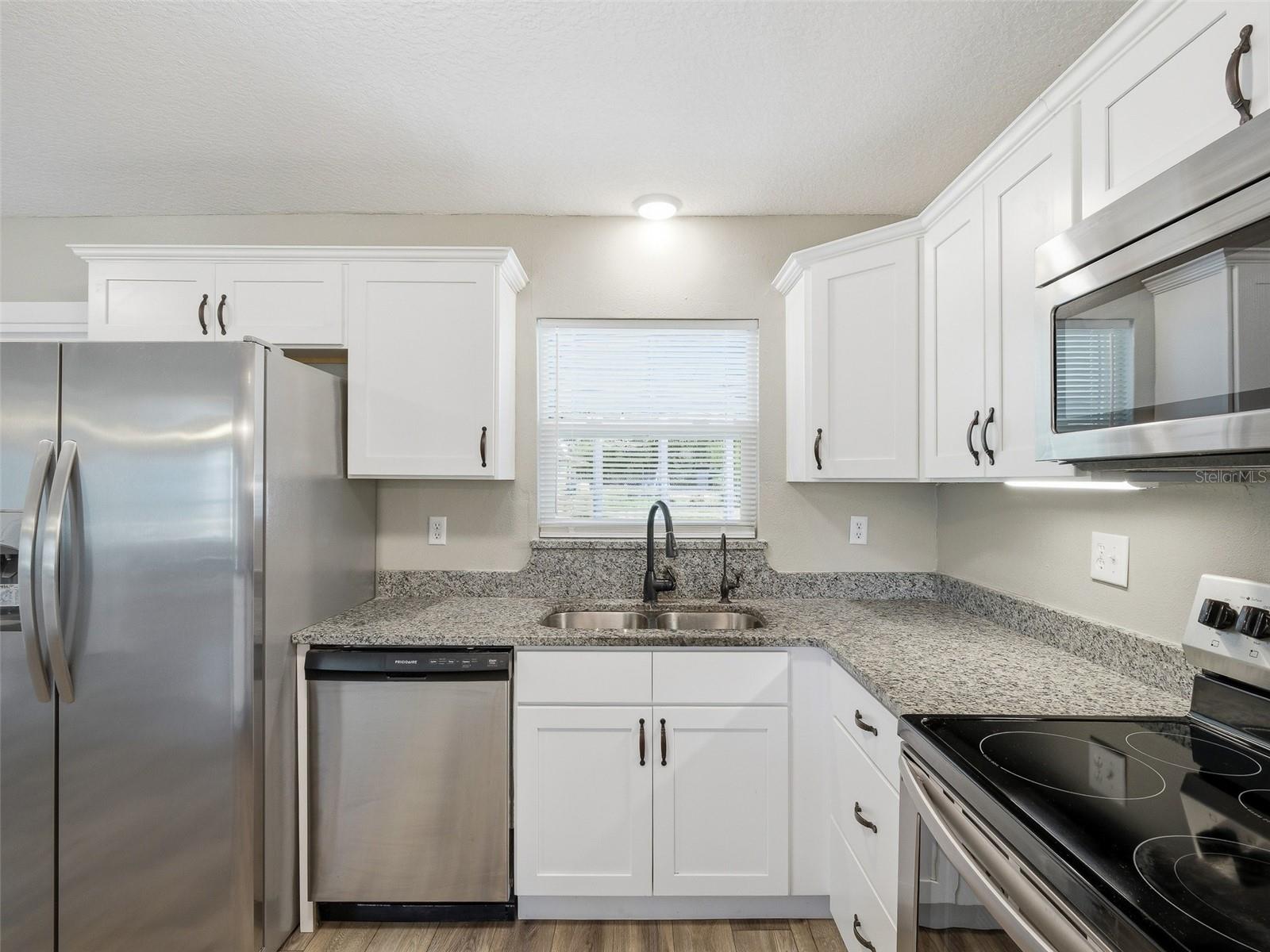 Image 19 of 40 For 975 Boston Avenue