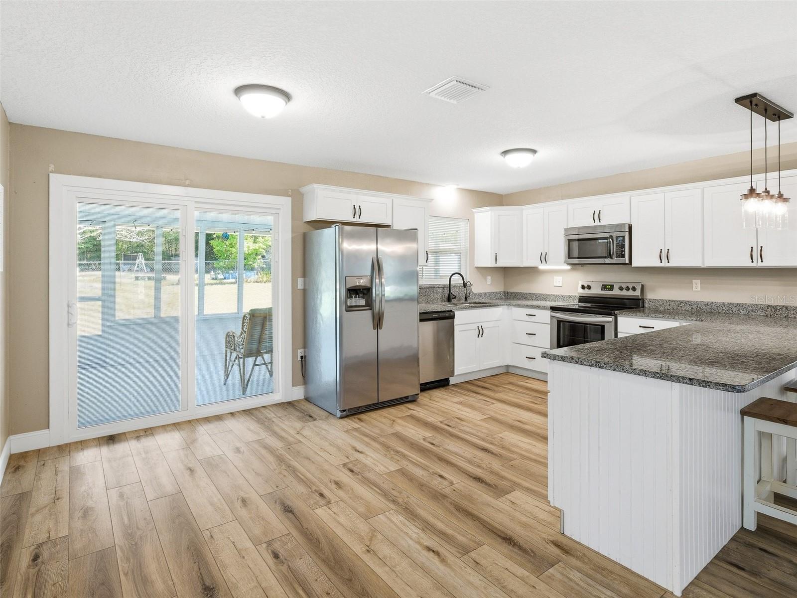 Image 21 of 40 For 975 Boston Avenue