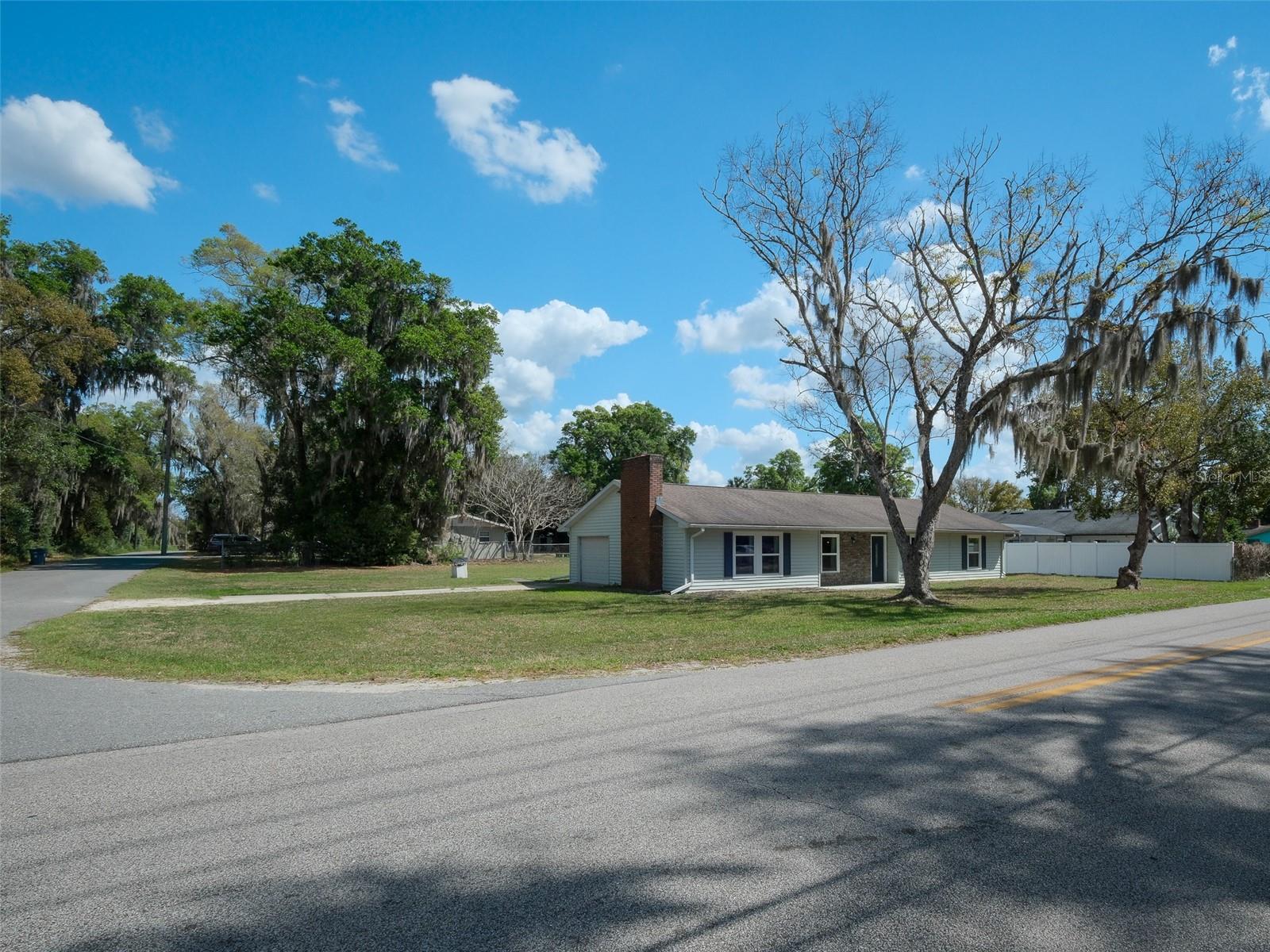 Image 4 of 40 For 975 Boston Avenue