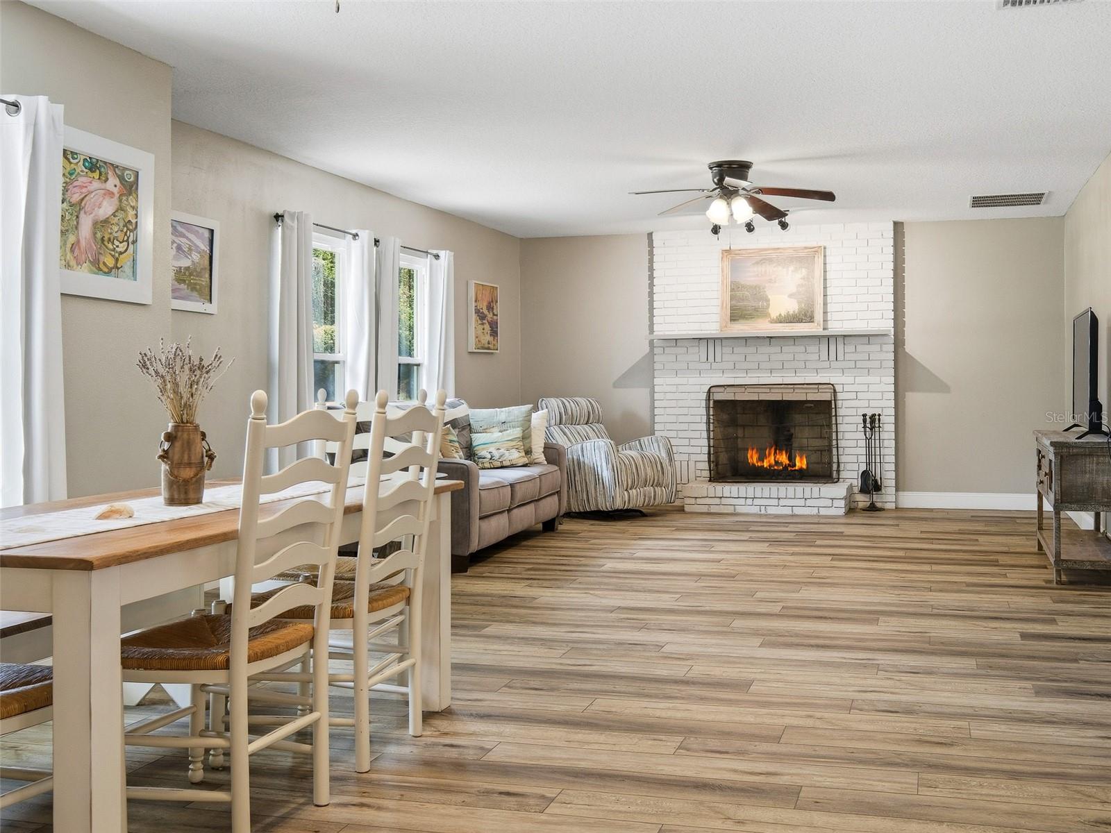 Image 8 of 40 For 975 Boston Avenue