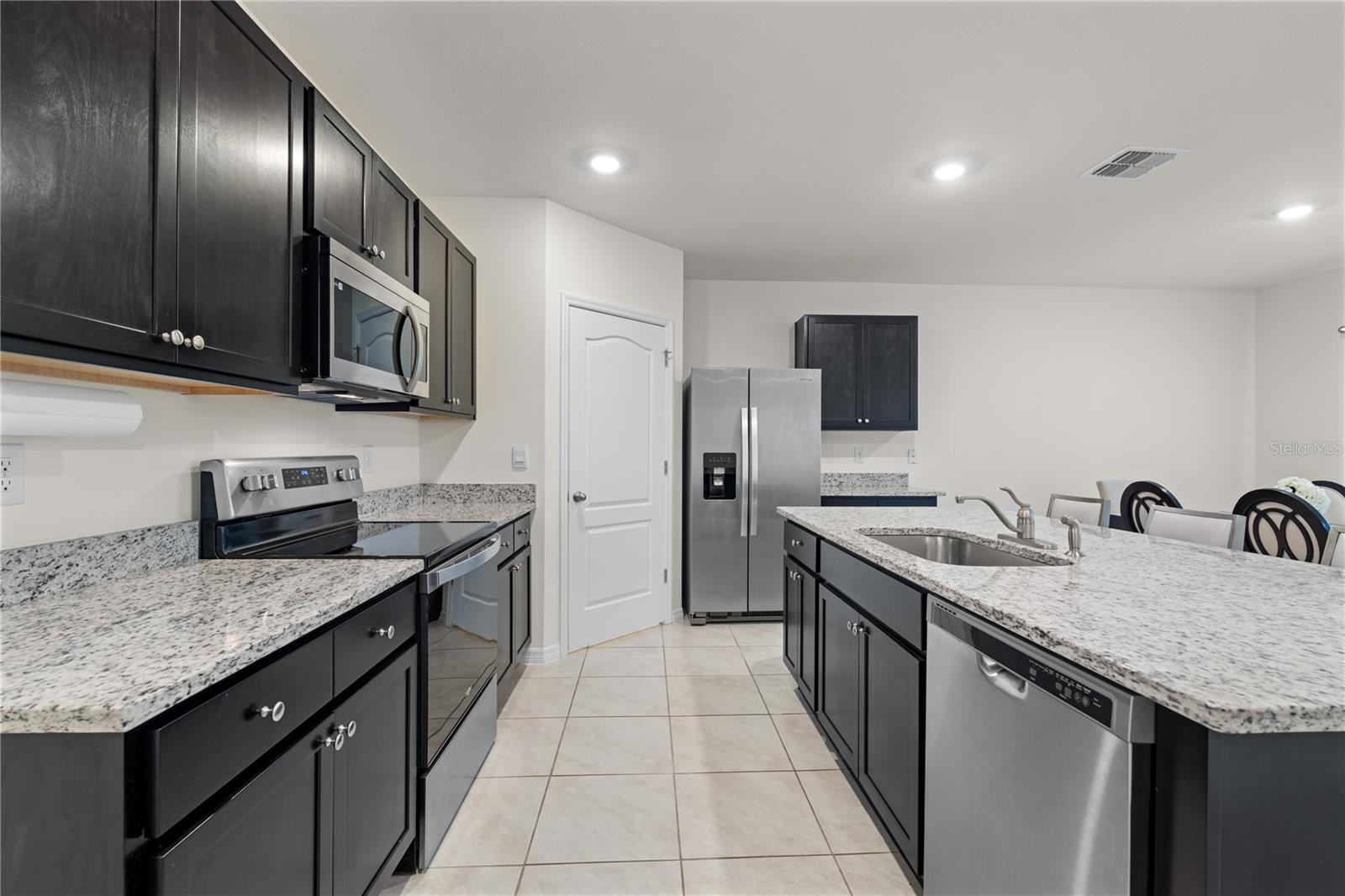 Image 12 of 34 For 2717 Neverland Drive