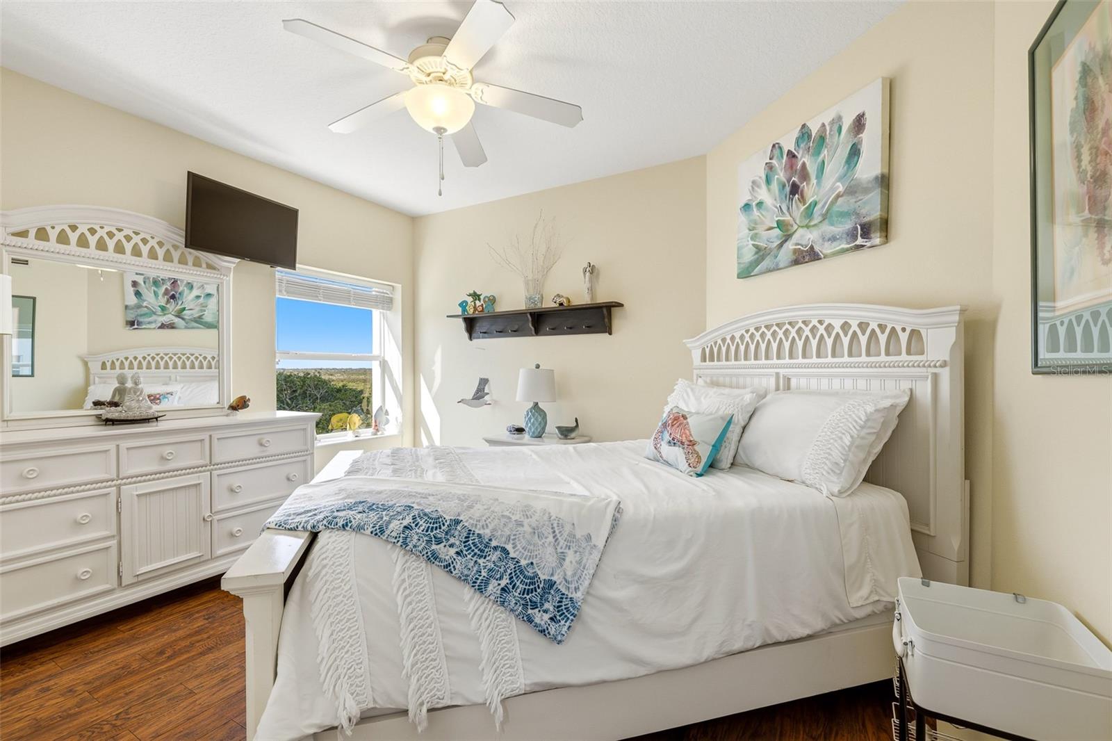 Image 18 of 53 For 5300 Atlantic Avenue 9-401