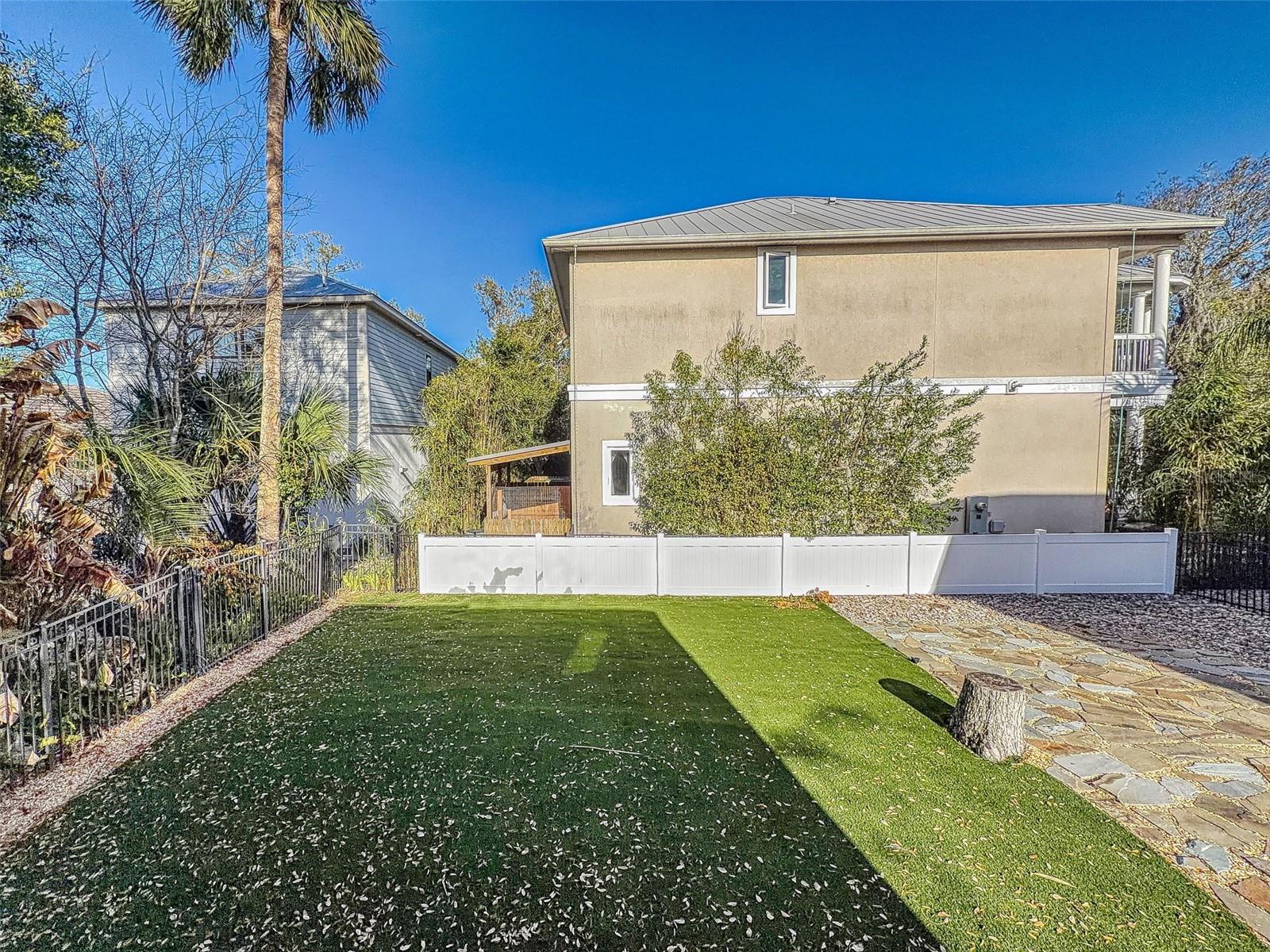 Image 35 of 55 For 76 Duero Street