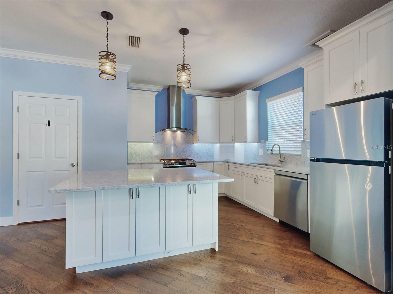 Image 6 of 55 For 76 Duero Street