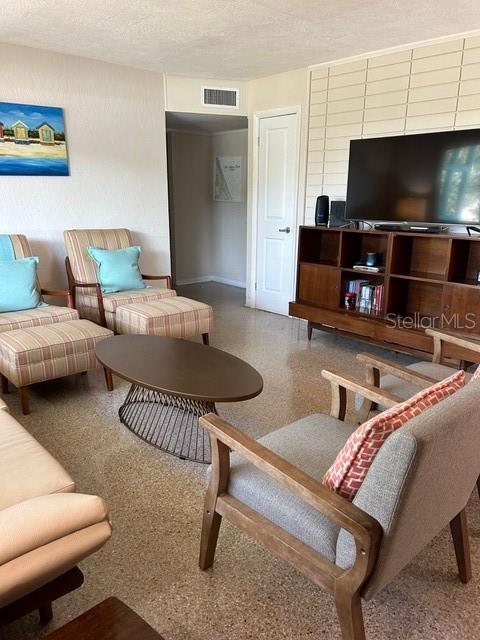 Image 4 of 14 For 911 2nd Avenue