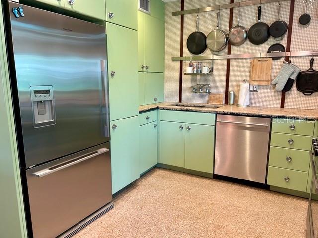 Image 6 of 14 For 911 2nd Avenue