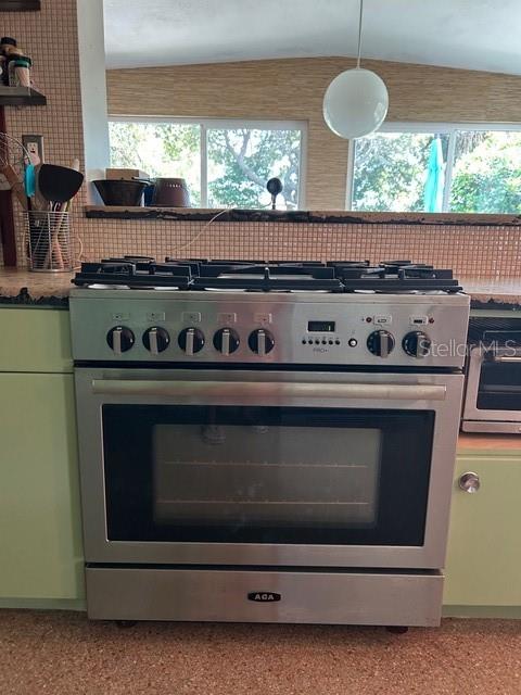 Image 8 of 14 For 911 2nd Avenue