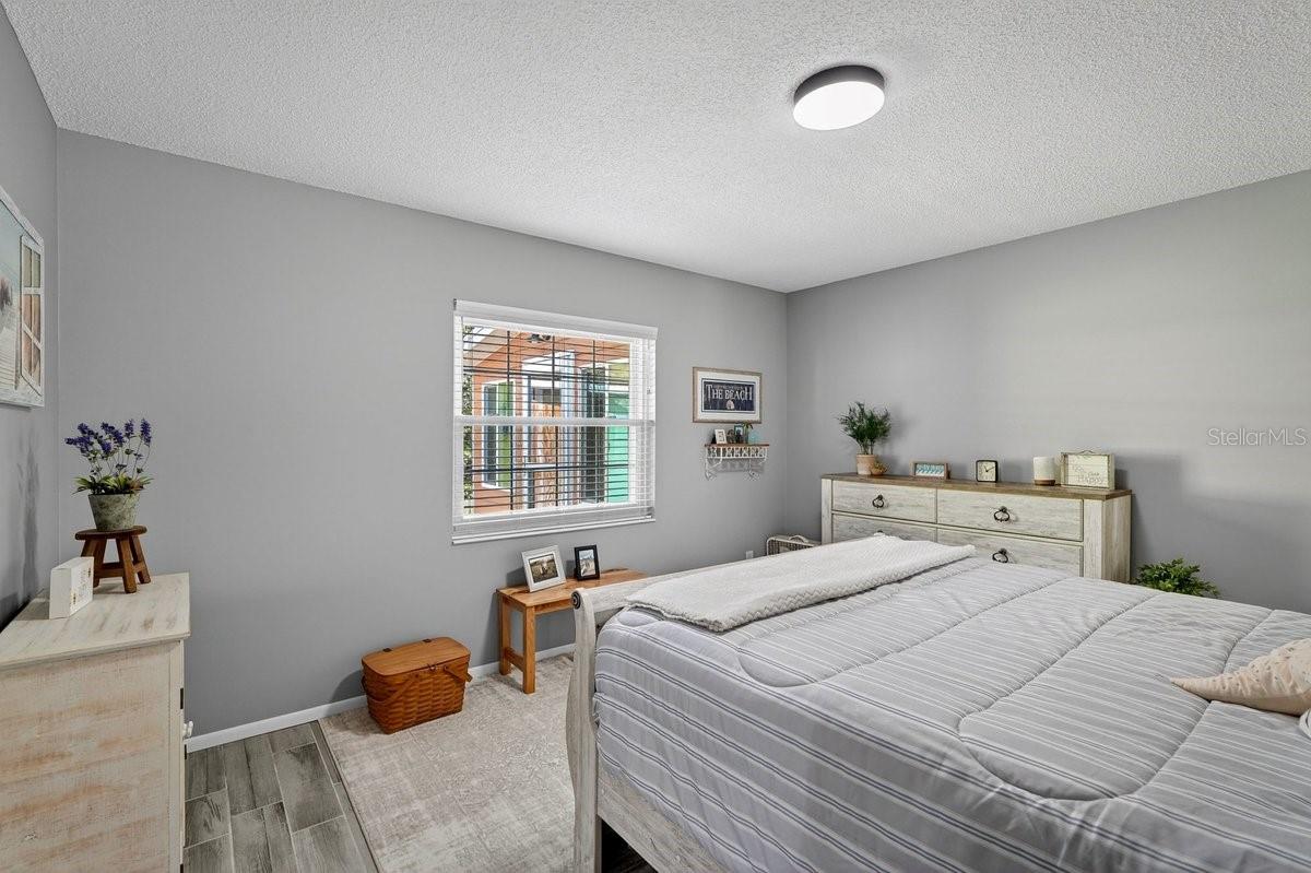 Image 10 of 46 For 8 Greenfern Circle