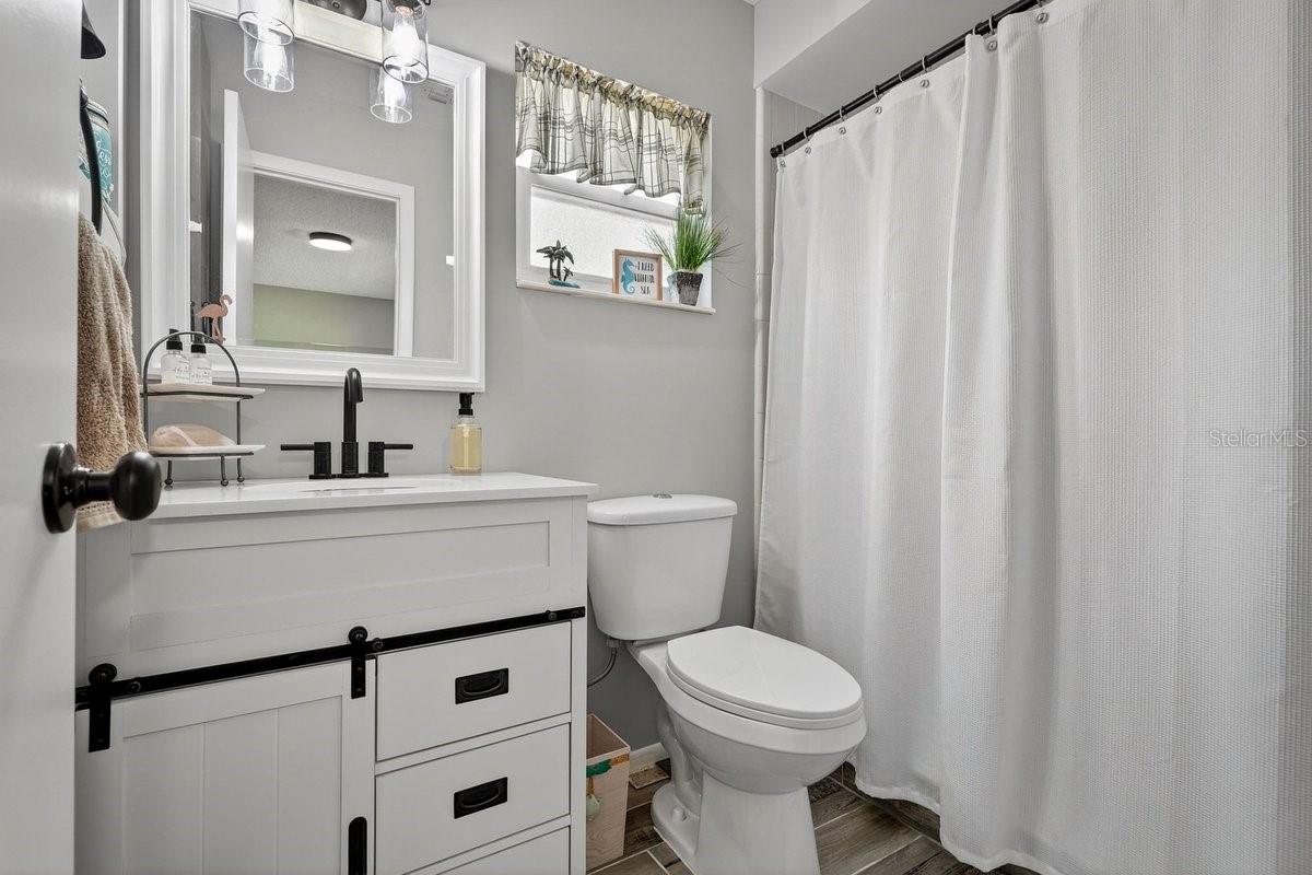 Image 11 of 46 For 8 Greenfern Circle