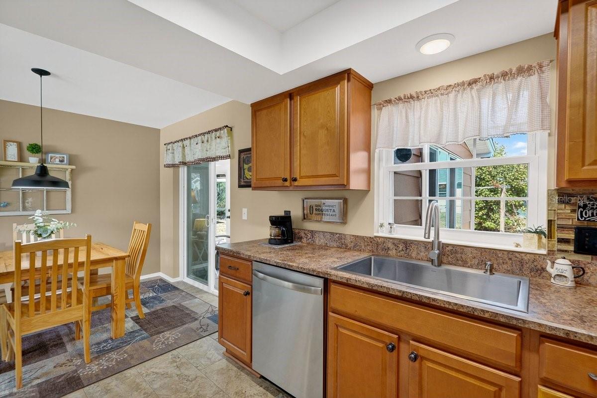 Image 14 of 46 For 8 Greenfern Circle