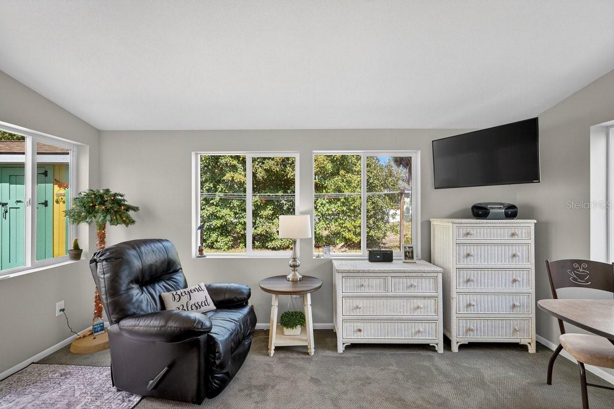 Image 15 of 46 For 8 Greenfern Circle