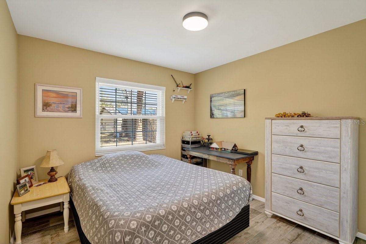 Image 24 of 46 For 8 Greenfern Circle