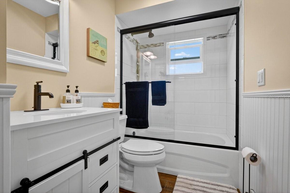 Image 26 of 46 For 8 Greenfern Circle