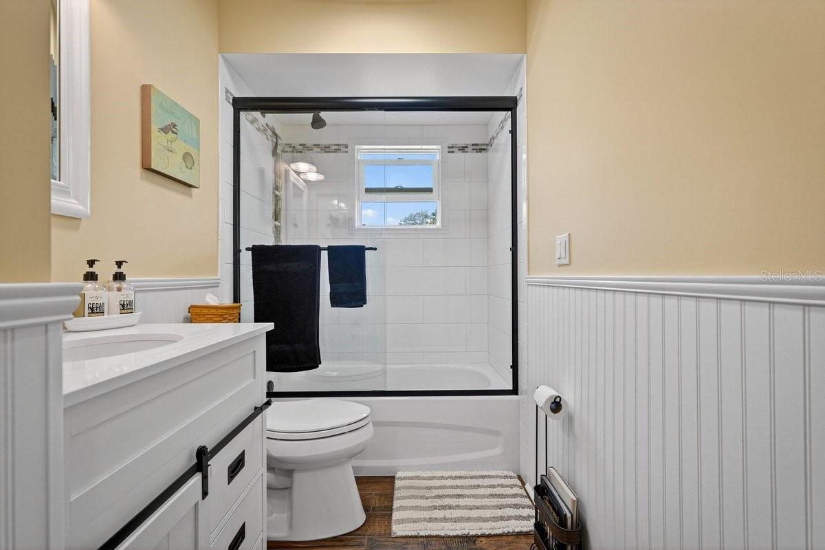 Image 7 of 46 For 8 Greenfern Circle