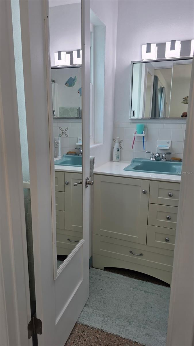 Image 11 of 35 For 707 Jane Avenue