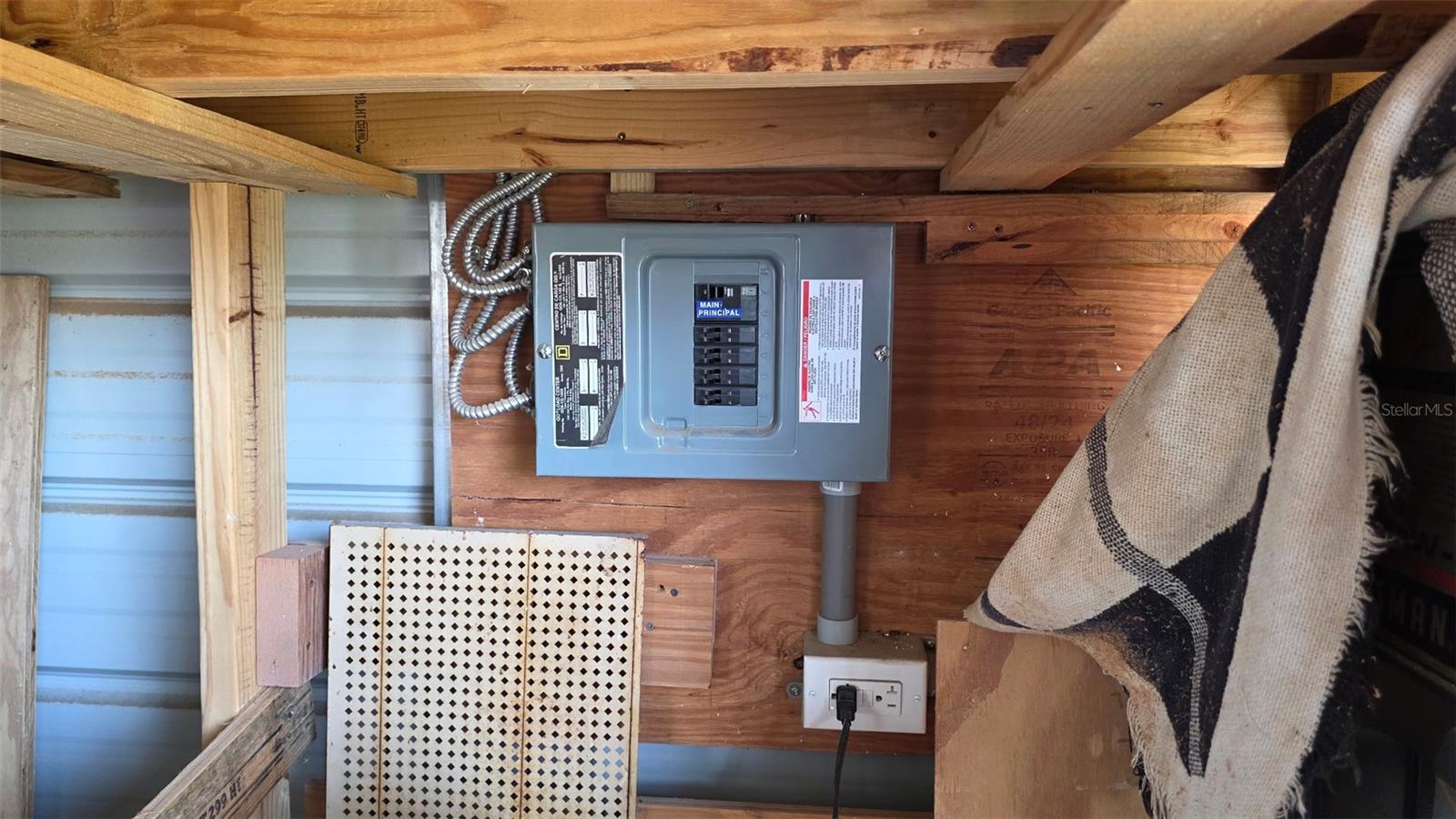 Image 23 of 35 For 707 Jane Avenue