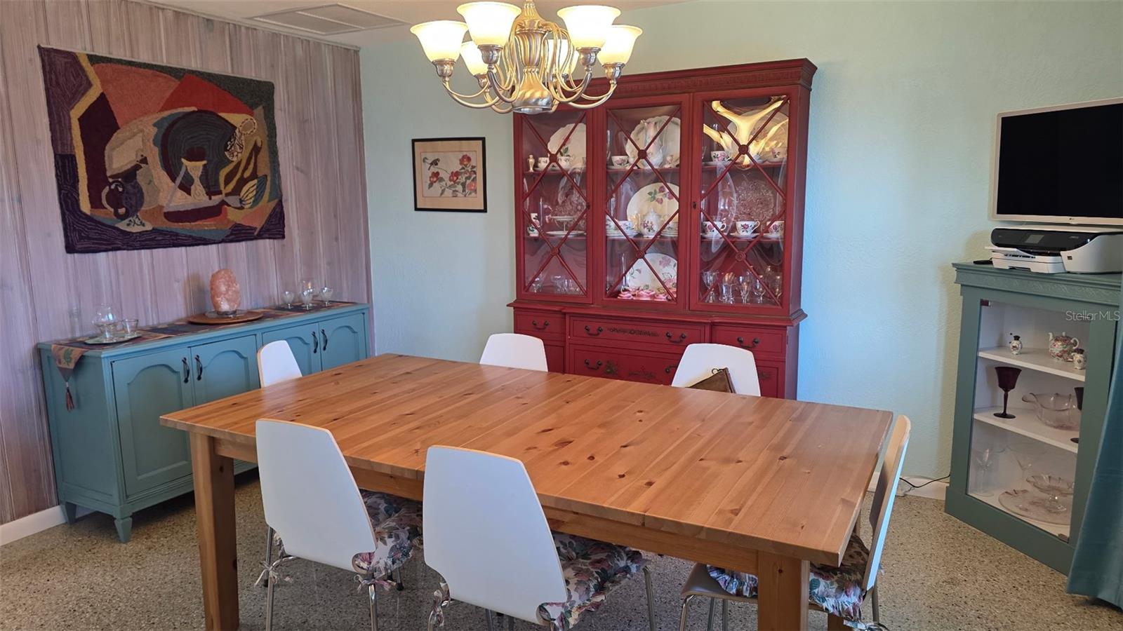 Image 3 of 35 For 707 Jane Avenue