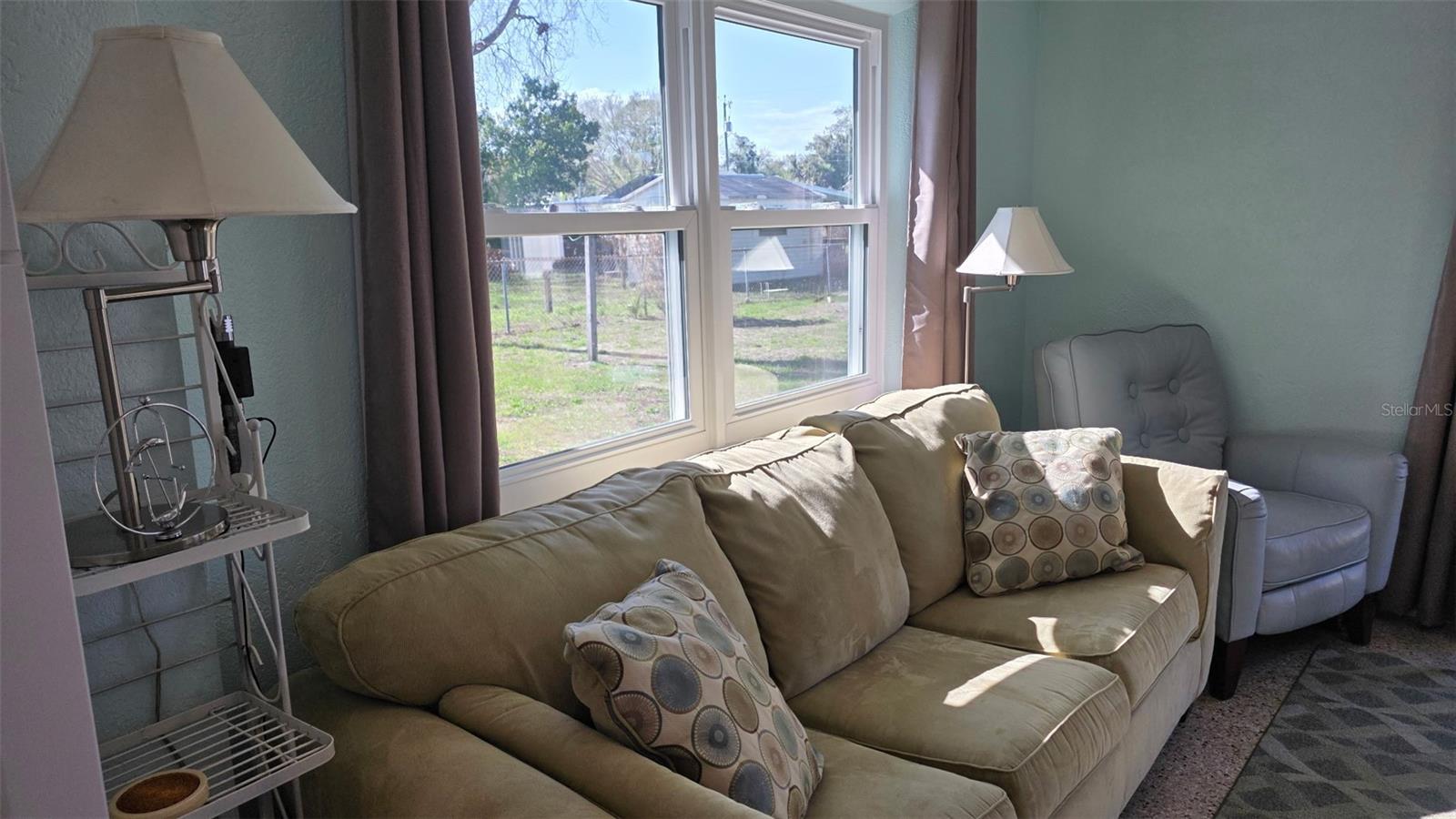 Image 6 of 35 For 707 Jane Avenue